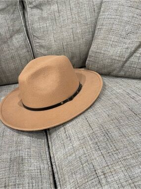 Stylish Tan Wide Brim Felt hat